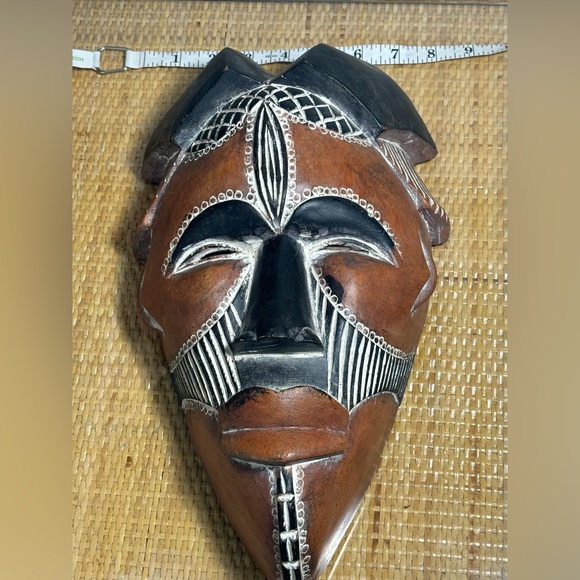 Vintage African hand carved and hand painted mask in great condition - Picture 8 of 8